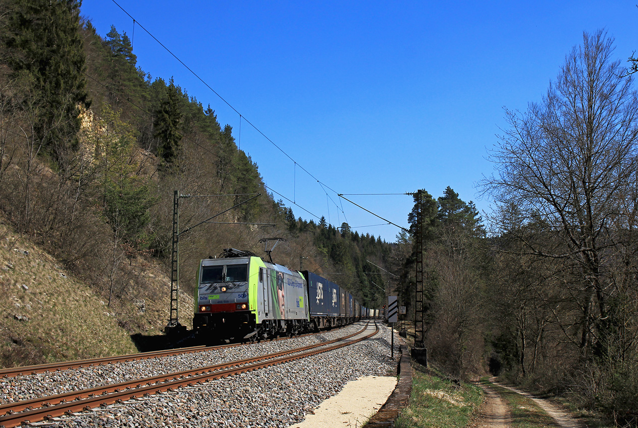 http://www.badische-schwarzwaldbahn.de/DSO/G327.jpg