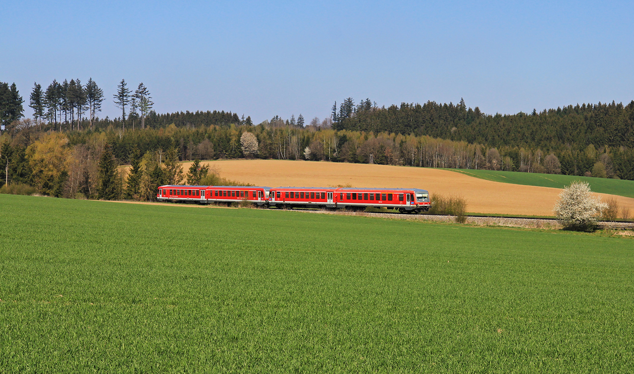 http://www.badische-schwarzwaldbahn.de/DSO/H382.jpg