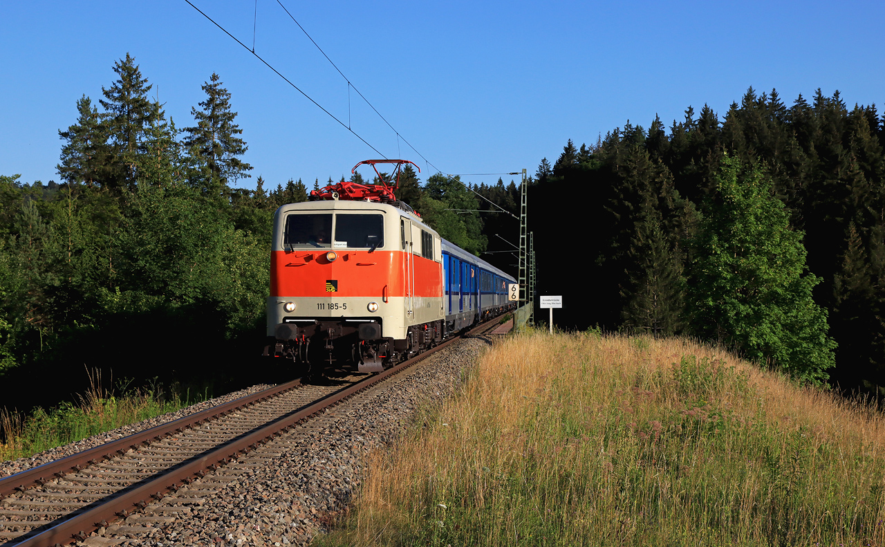 http://www.badische-schwarzwaldbahn.de/DSO/H653.jpg