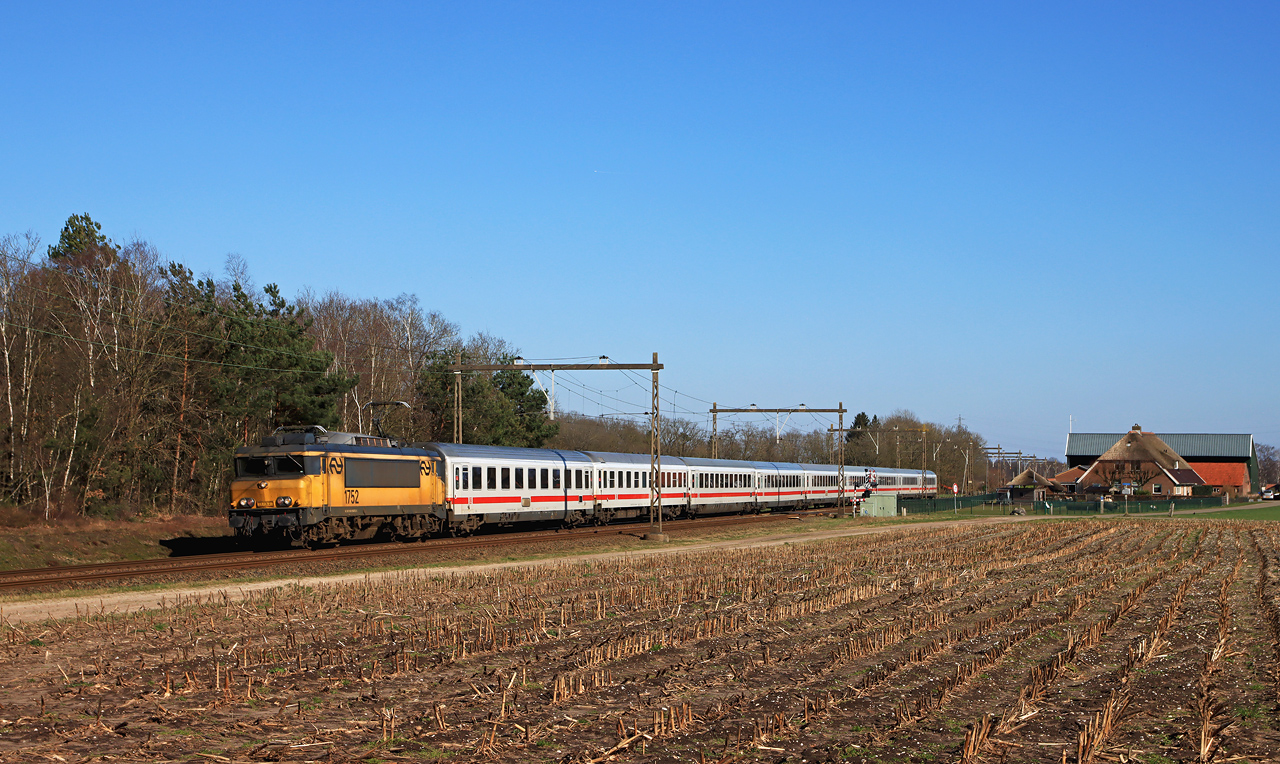 http://www.badische-schwarzwaldbahn.de/DSO/H851.jpg