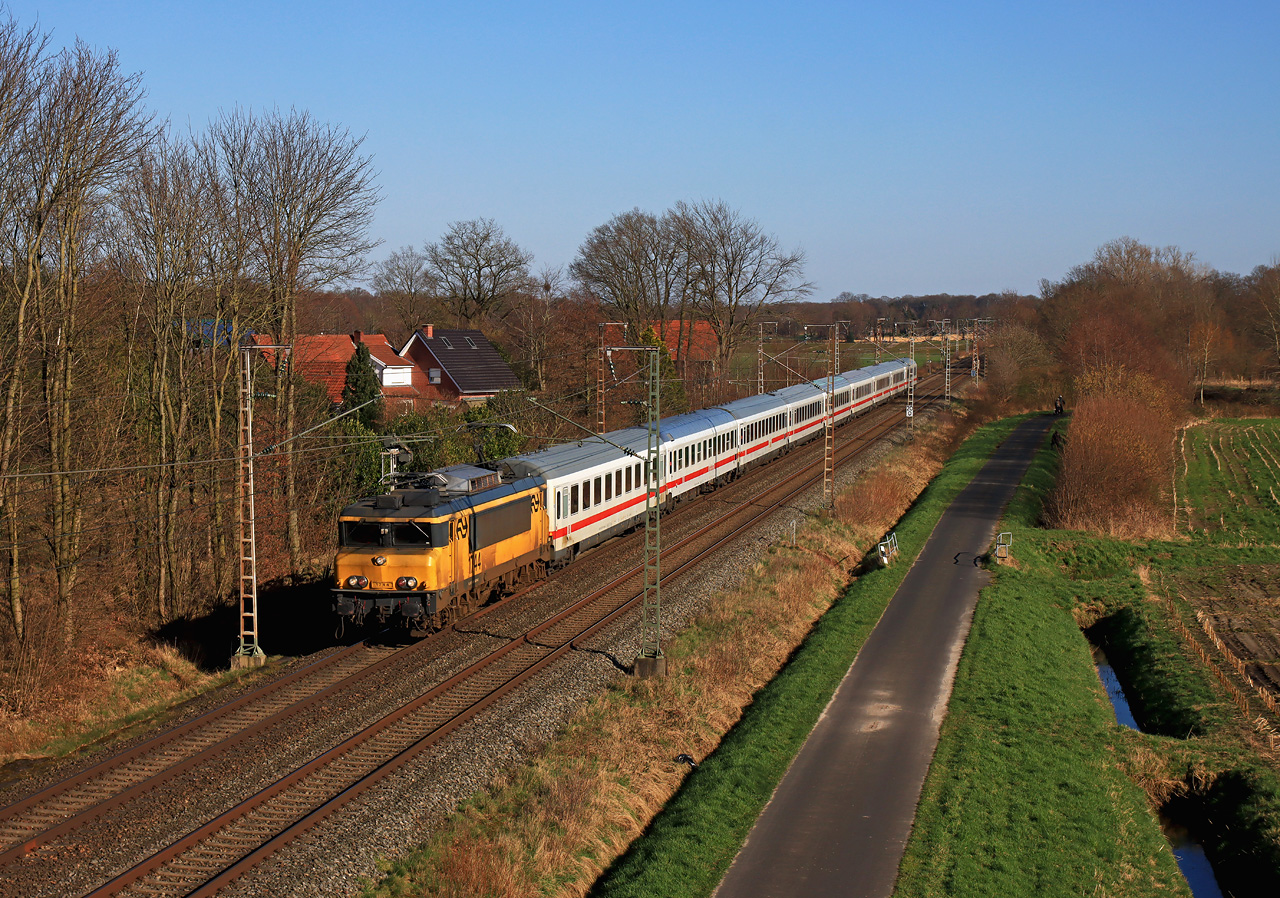 http://www.badische-schwarzwaldbahn.de/DSO/H854.jpg