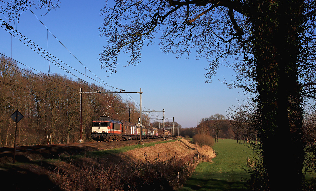 http://www.badische-schwarzwaldbahn.de/DSO/H881.jpg