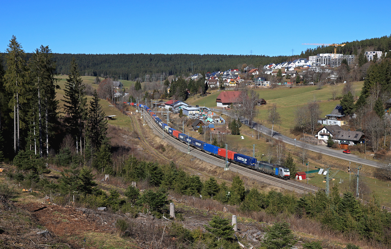 http://www.badische-schwarzwaldbahn.de/DSO/H930.jpg