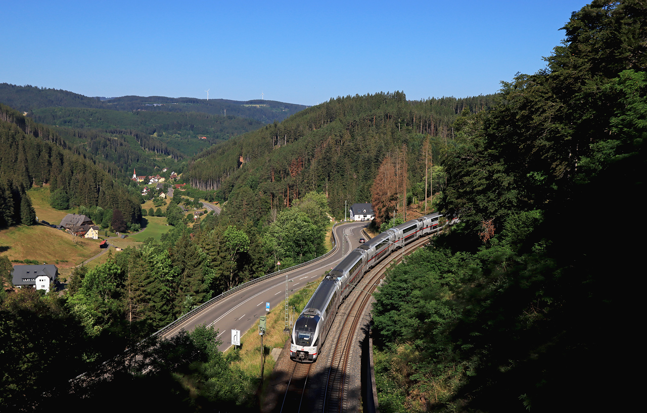 http://www.badische-schwarzwaldbahn.de/DSO/I121.jpg
