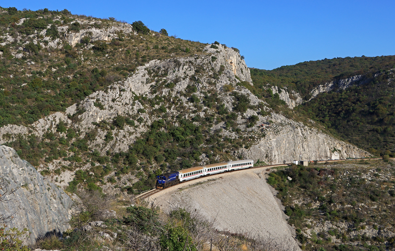 http://www.badische-schwarzwaldbahn.de/DSO/J352.jpg
