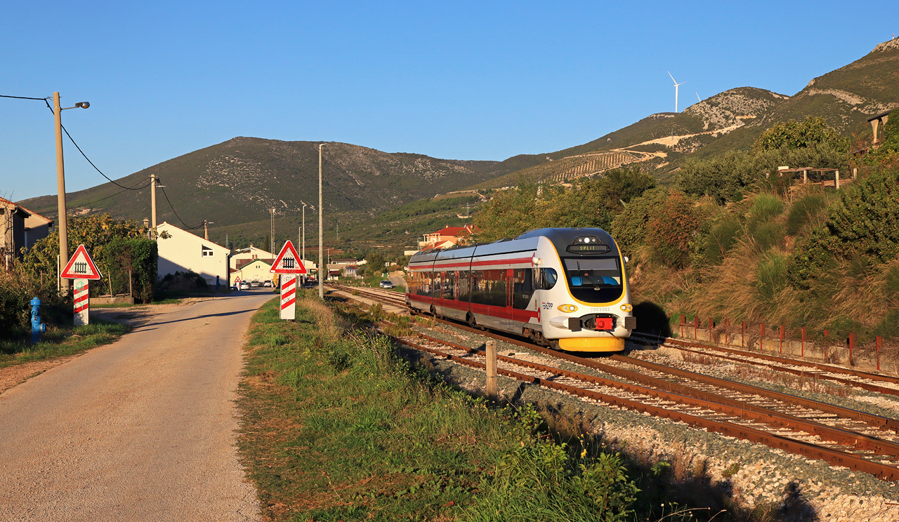 http://www.badische-schwarzwaldbahn.de/DSO/J381.jpg