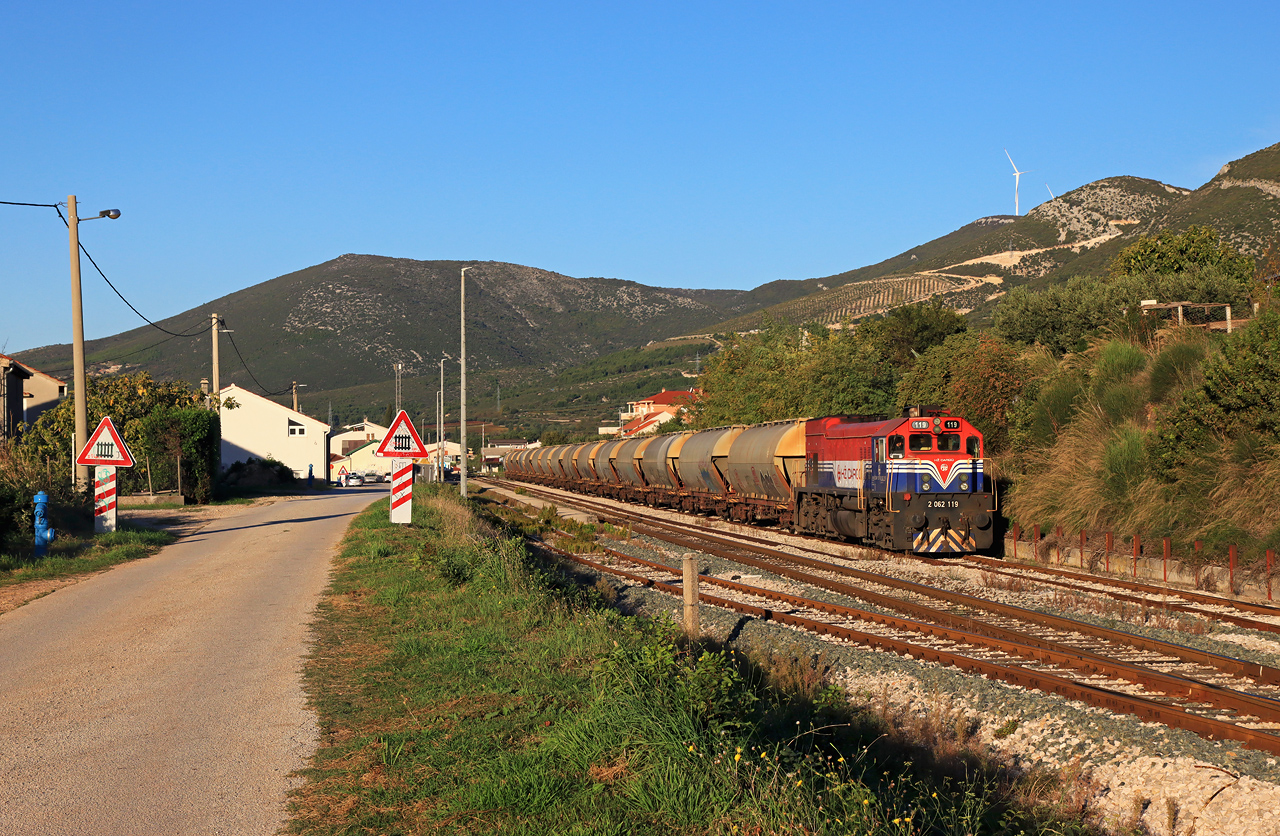 http://www.badische-schwarzwaldbahn.de/DSO/J382.jpg