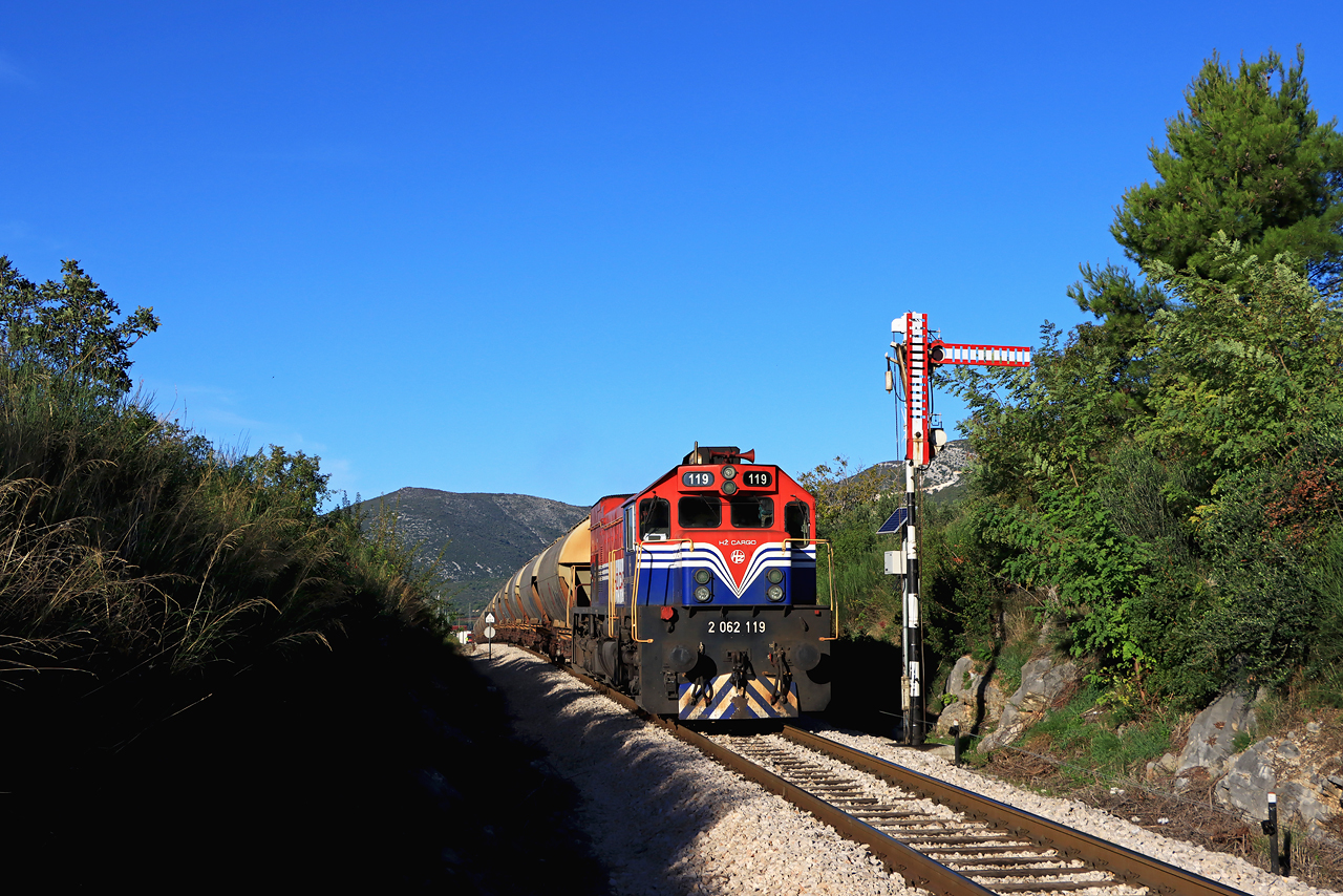 http://www.badische-schwarzwaldbahn.de/DSO/J383.jpg