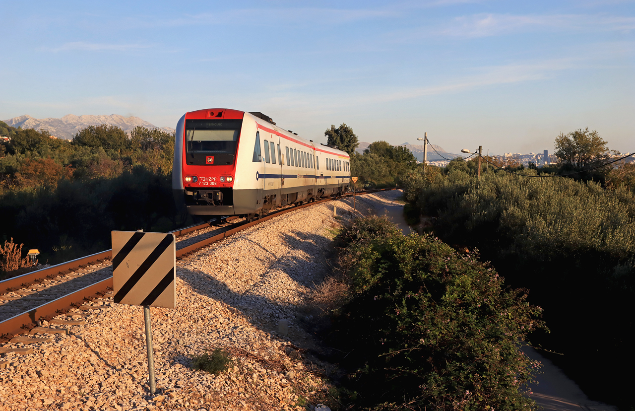 http://www.badische-schwarzwaldbahn.de/DSO/J392.jpg