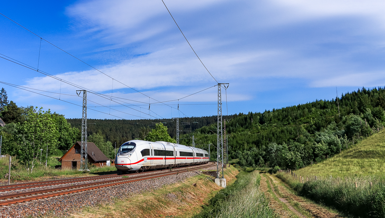 http://www.badische-schwarzwaldbahn.de/DSO/J561.jpg