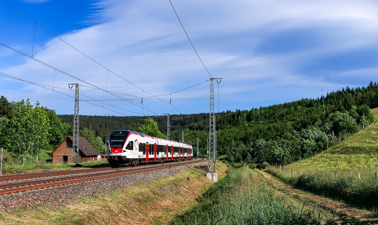 http://www.badische-schwarzwaldbahn.de/DSO/J562.jpg