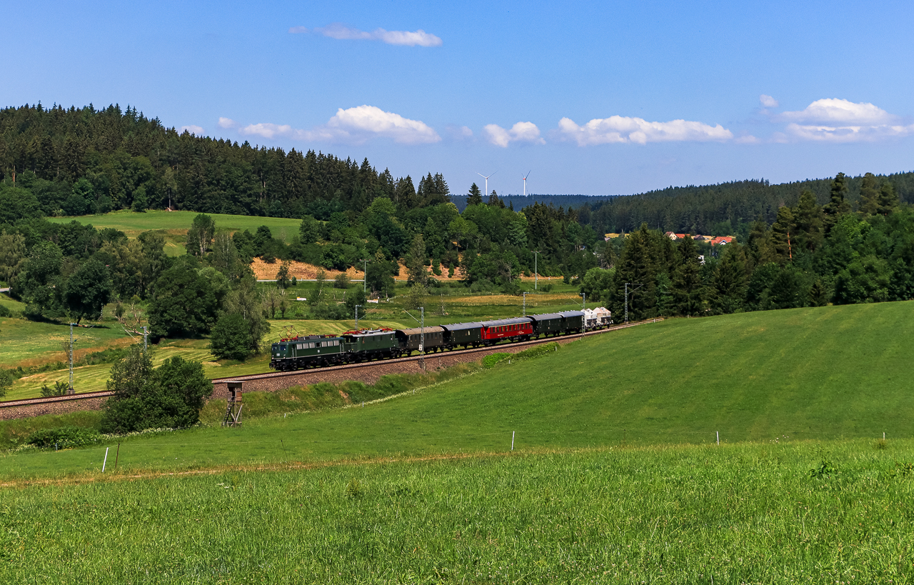 http://www.badische-schwarzwaldbahn.de/DSO/J567.jpg