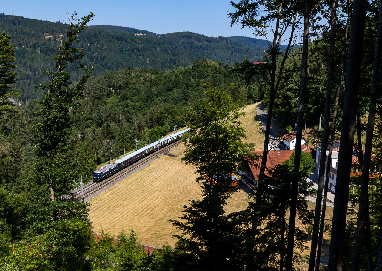 http://www.badische-schwarzwaldbahn.de/DSO/J568.jpg