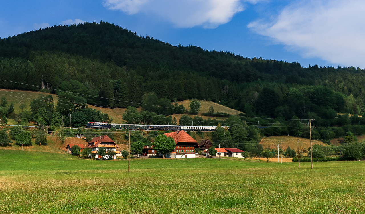 http://www.badische-schwarzwaldbahn.de/DSO/J569.jpg