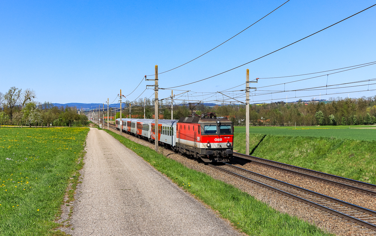 http://www.badische-schwarzwaldbahn.de/DSO/J605.jpg